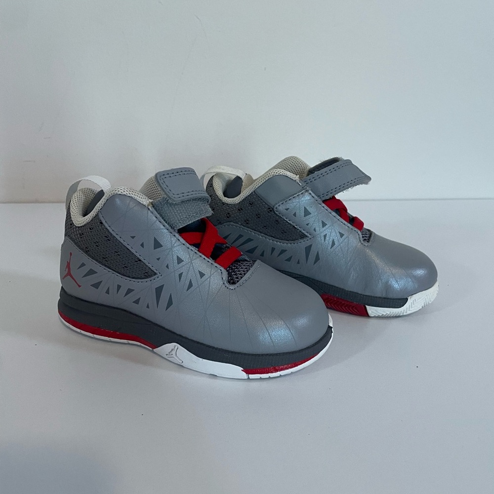 Nike Air Jordan-Toddler CP3 Gray/red No Tie sneakers size 7c